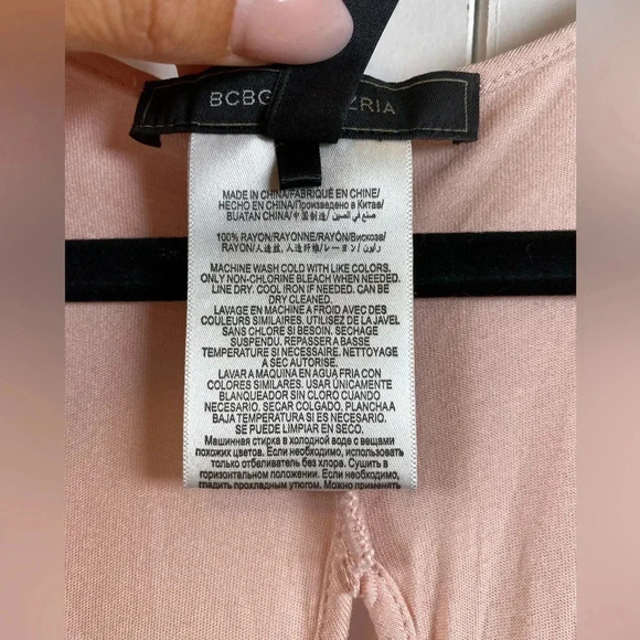 BCBGMAXAZRIA | Soft Pink Top with knotted cutout back details - medium - Picture 3 of 7
